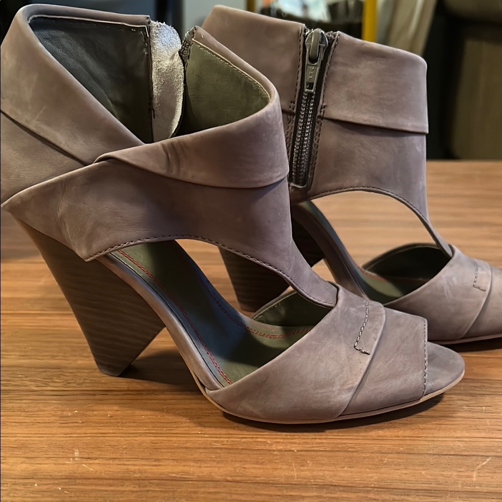 Miss Sixty Tan Heeled Sandals Architectural Design